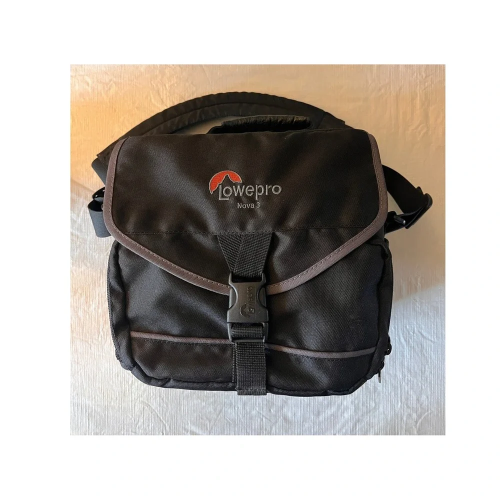 Lowepro Nova 3 Camera Bag Black Gray Padded Shoulder Bag with Dividers